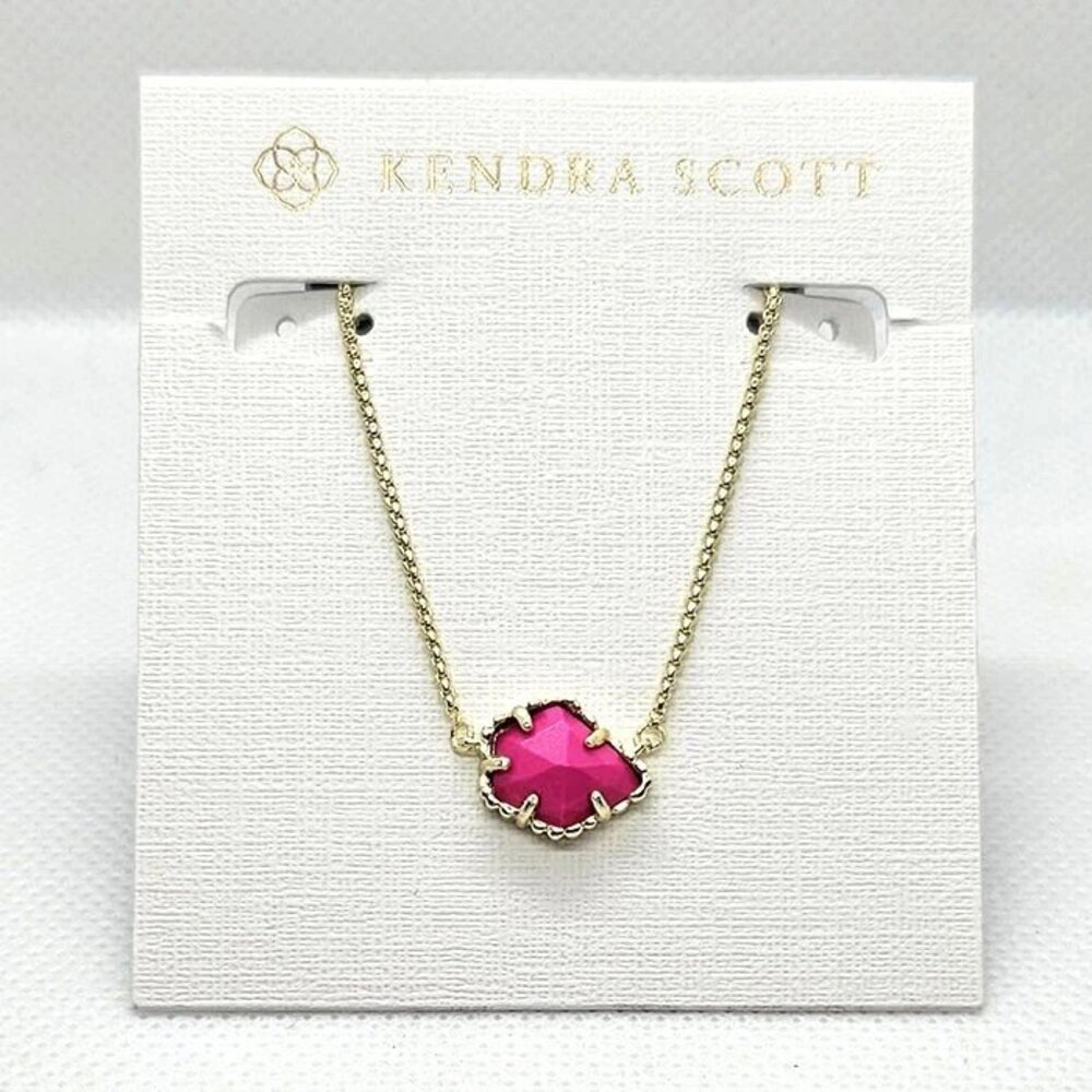Kendra Scott Tess Gold Pendant Necklace In Magenta Magnesite